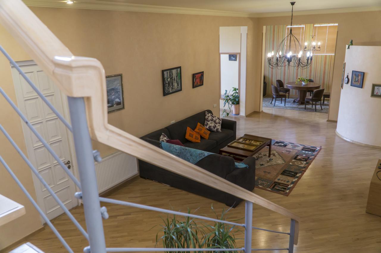 4Bd Appartaments With Cozy Garden Tbilisi Exteriör bild