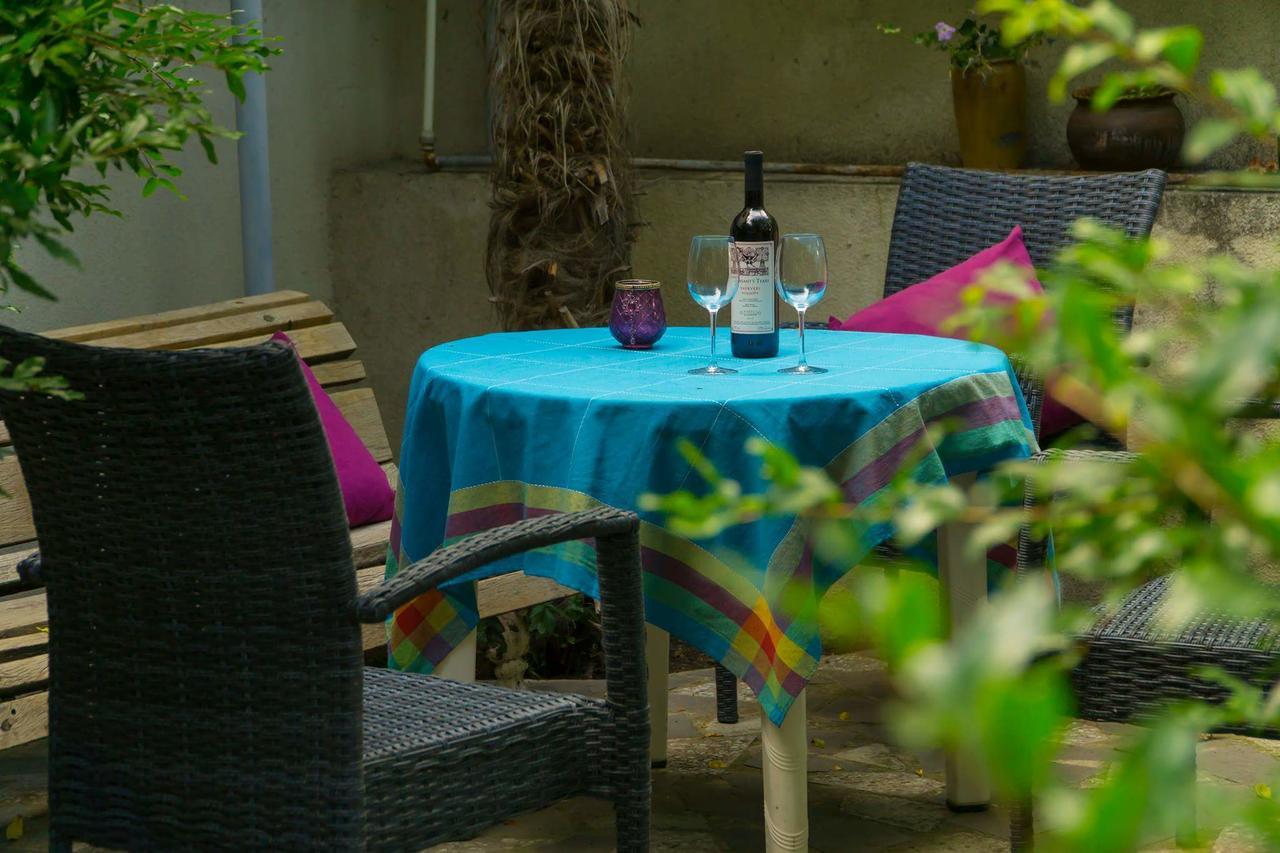 4Bd Appartaments With Cozy Garden Tbilisi Exteriör bild