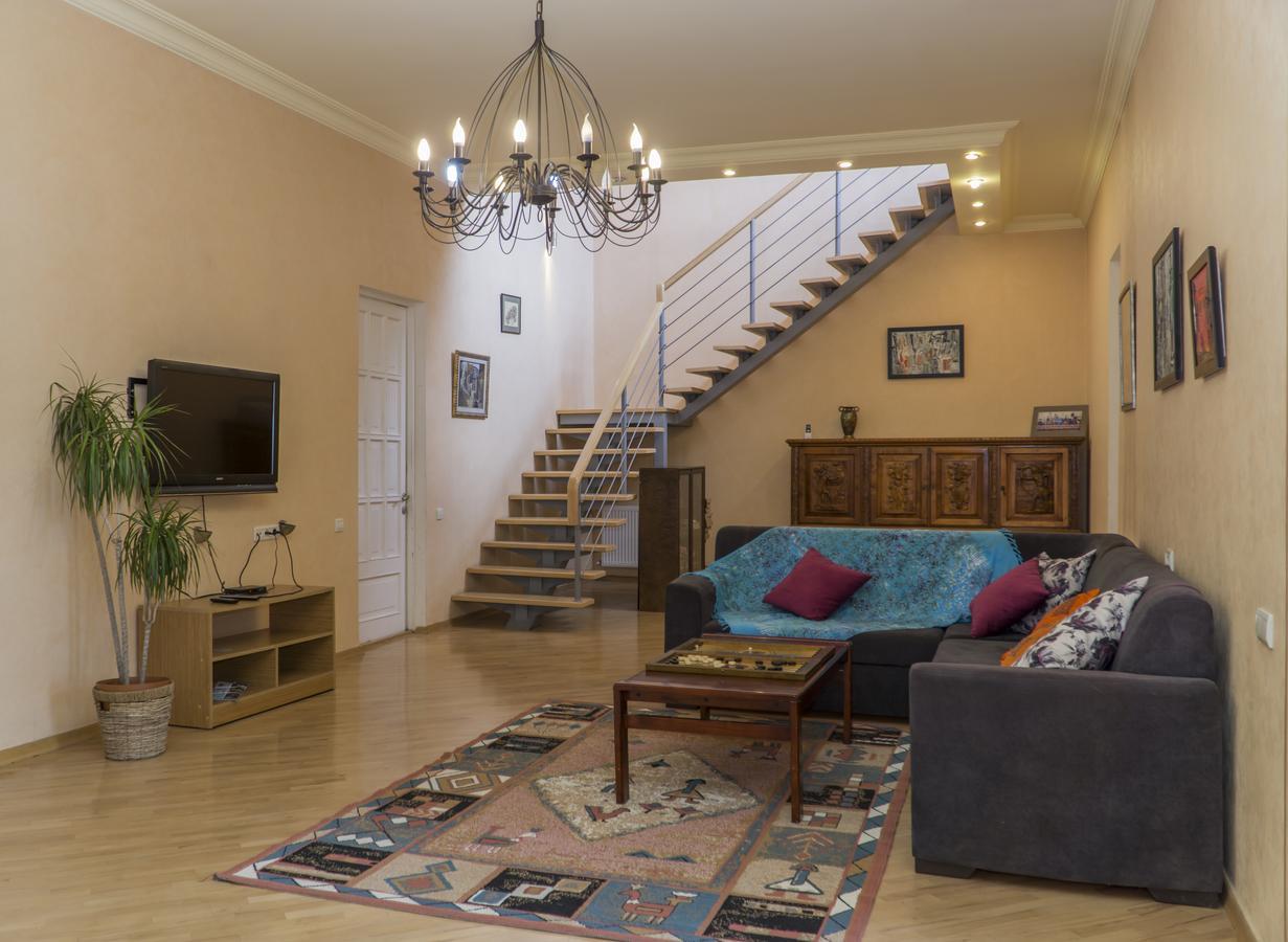 4Bd Appartaments With Cozy Garden Tbilisi Exteriör bild