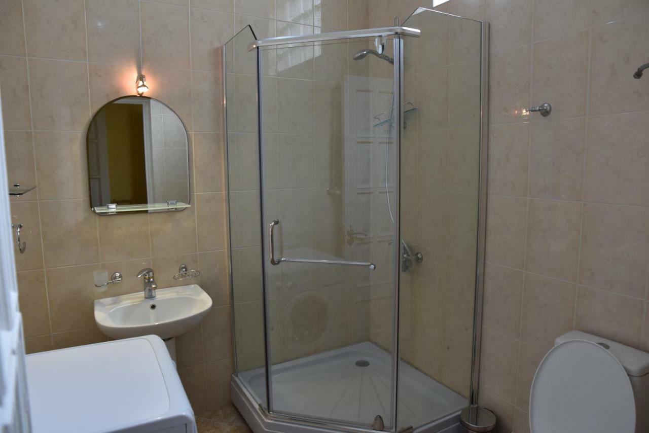 4Bd Appartaments With Cozy Garden Tbilisi Exteriör bild