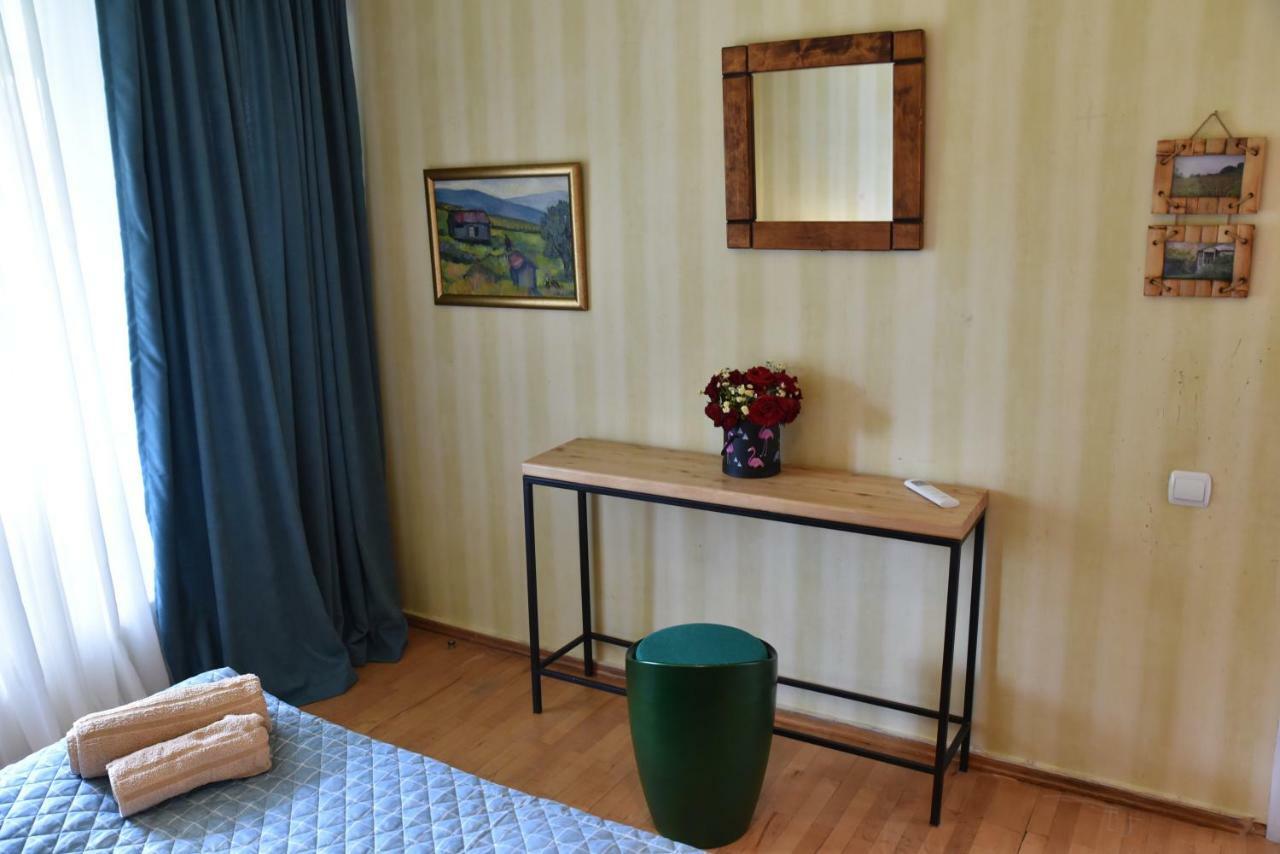 4Bd Appartaments With Cozy Garden Tbilisi Exteriör bild