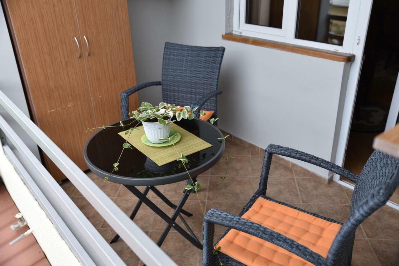 4Bd Appartaments With Cozy Garden Tbilisi Exteriör bild