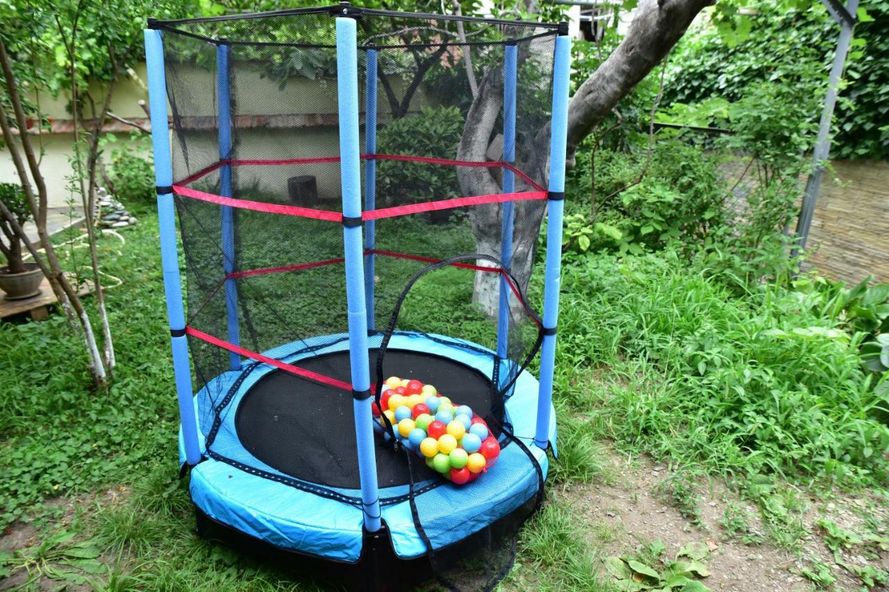 4Bd Appartaments With Cozy Garden Tbilisi Exteriör bild